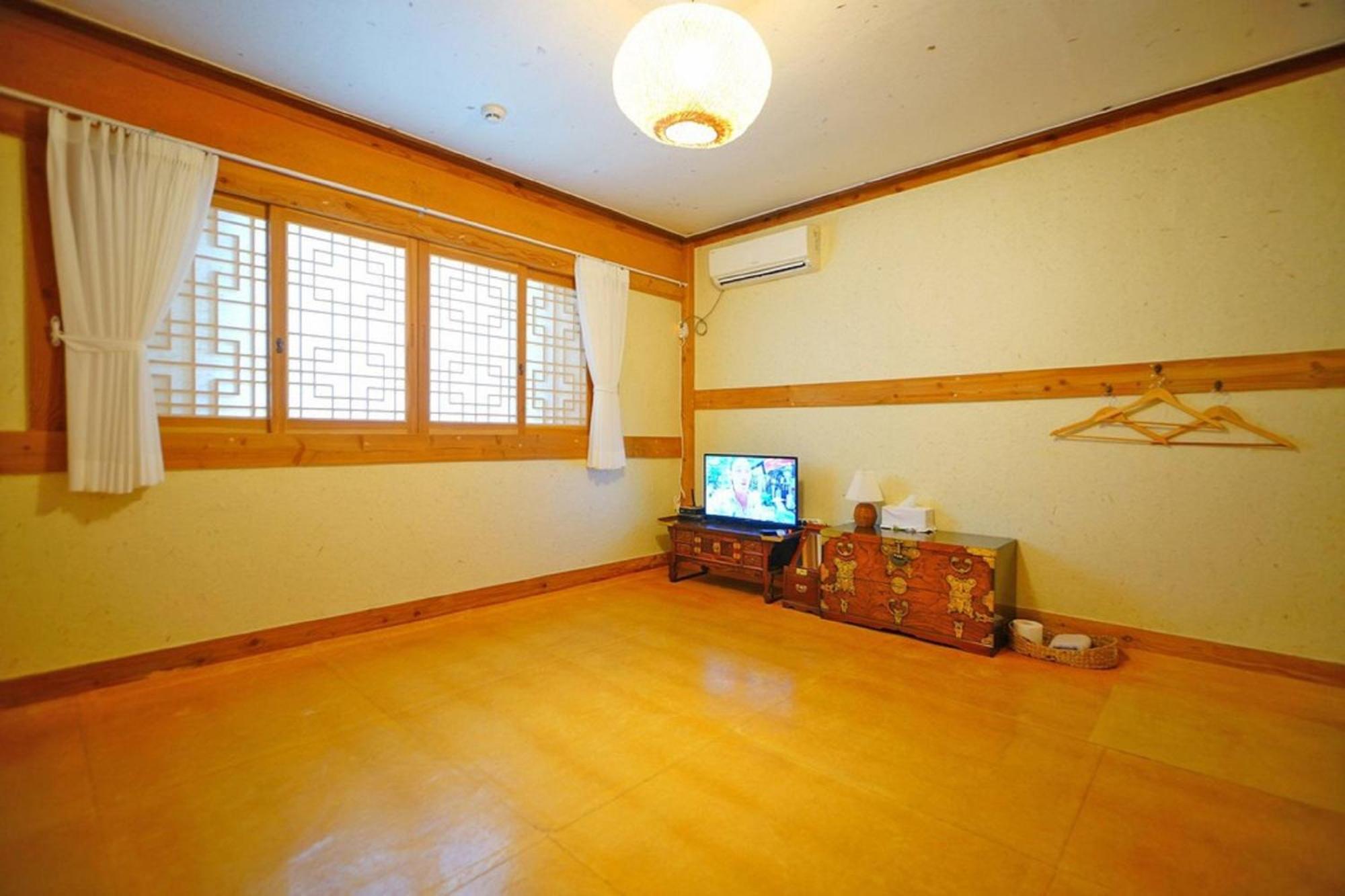 Hanok Gotaek Goeul Jeonju Exterior photo