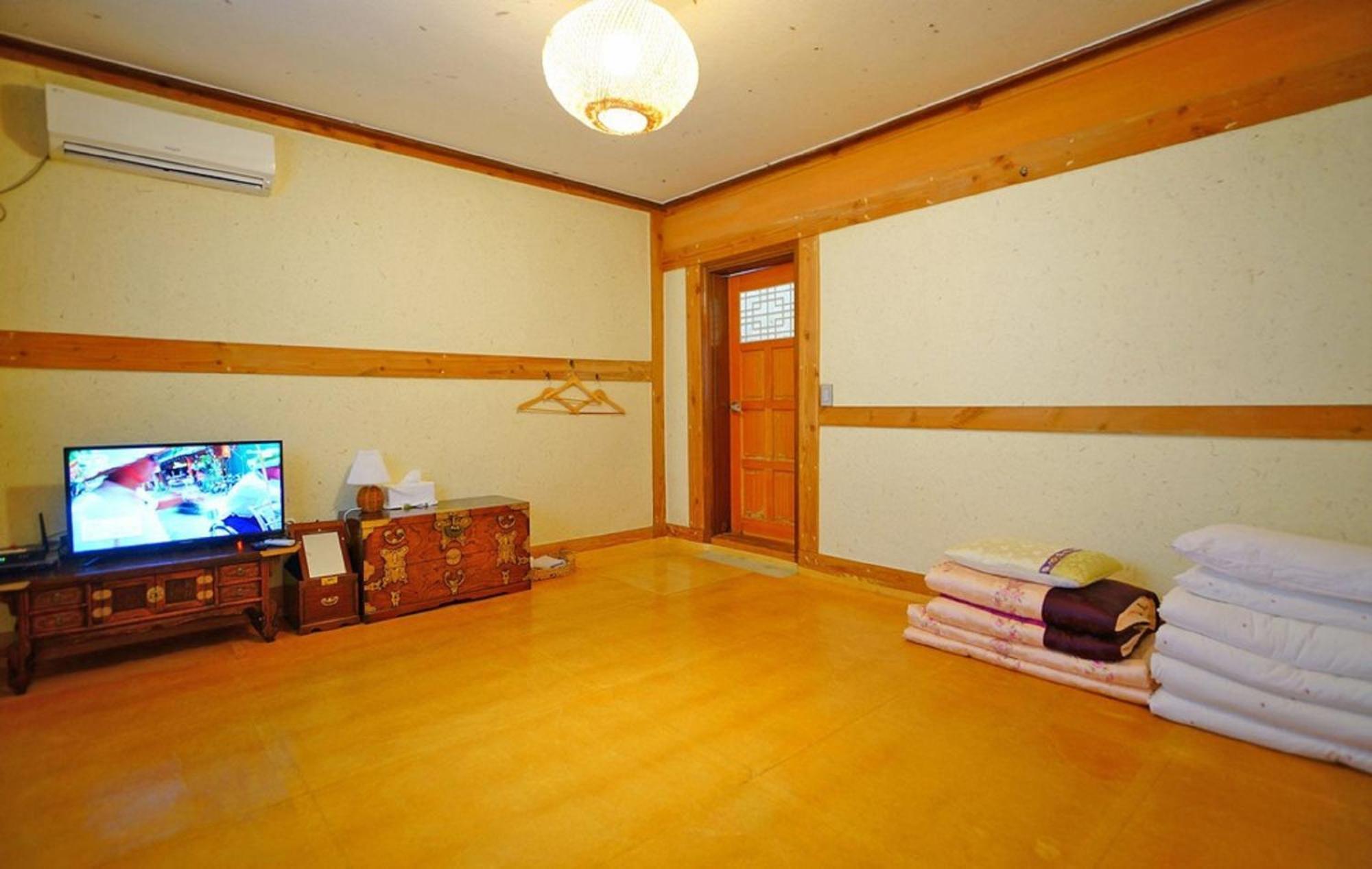 Hanok Gotaek Goeul Jeonju Exterior photo