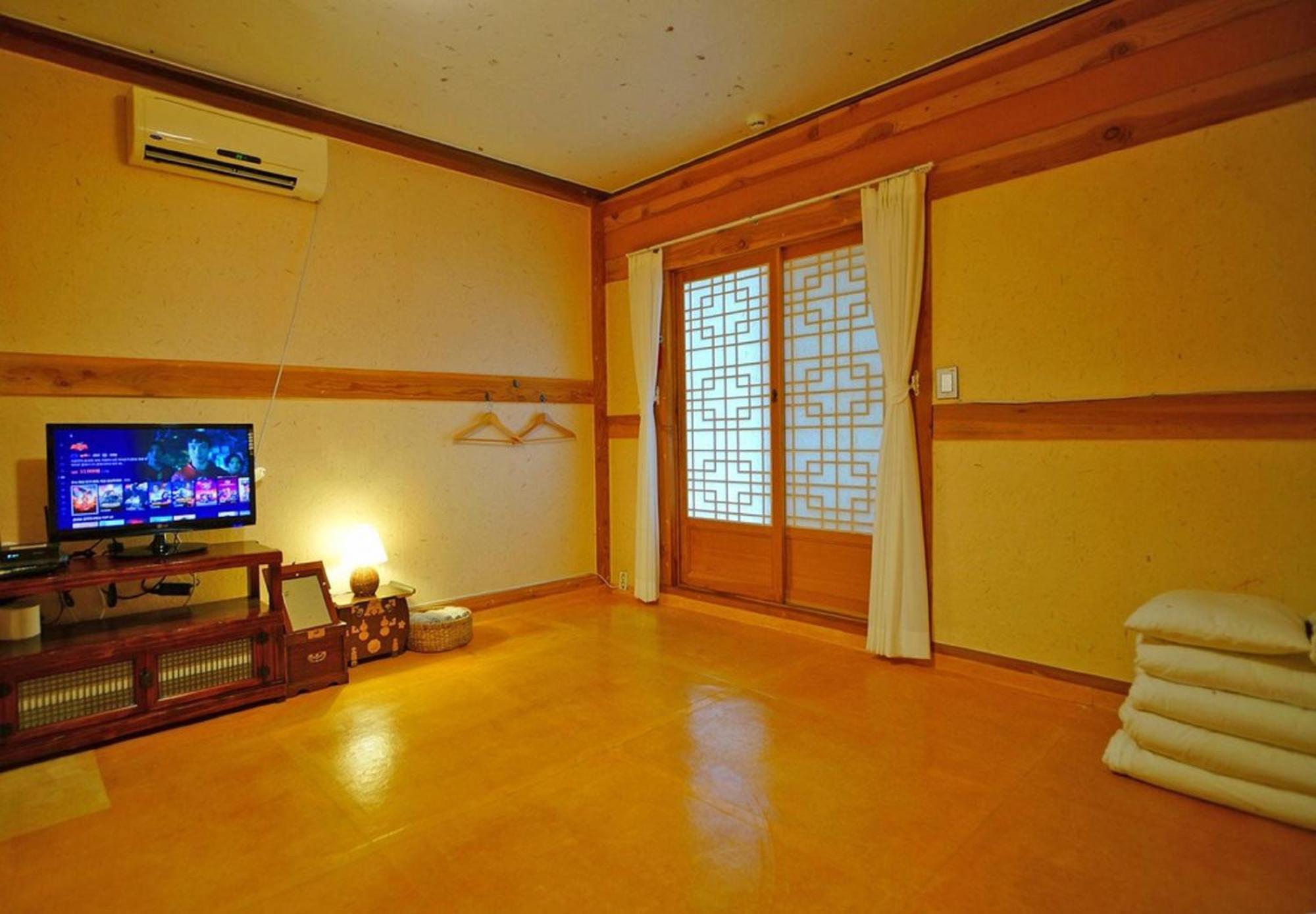 Hanok Gotaek Goeul Jeonju Exterior photo